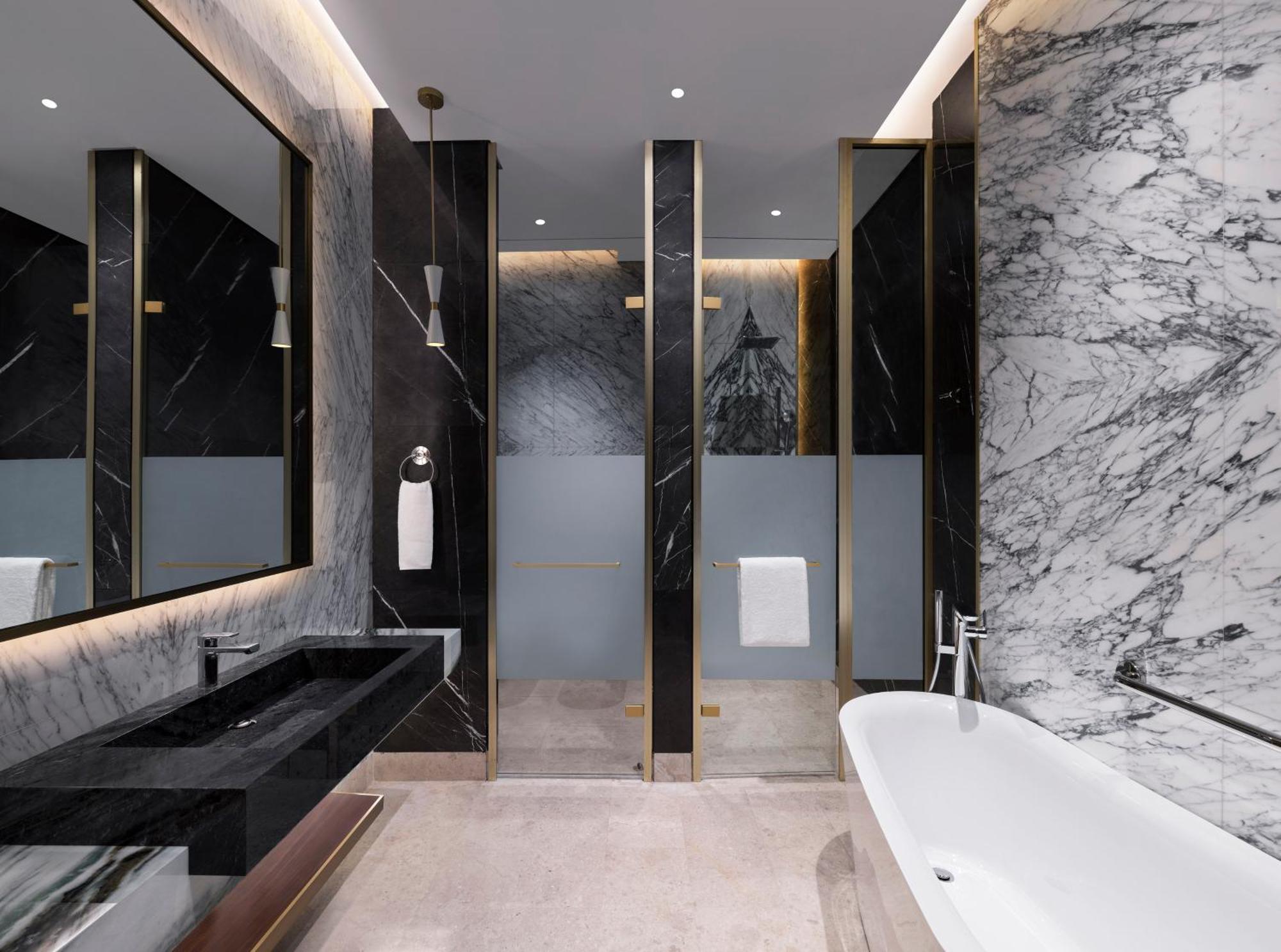 Velero Hotel Doha Lusail Luaran gambar Bathroom