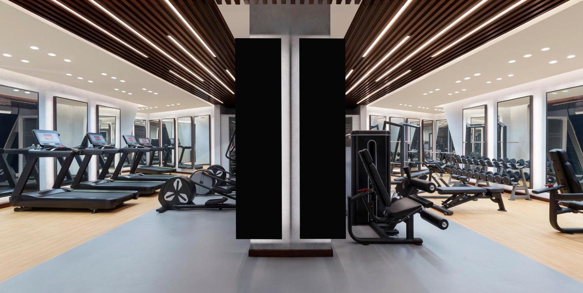 Velero Hotel Doha Lusail Luaran gambar The gym at The Ivy Collection