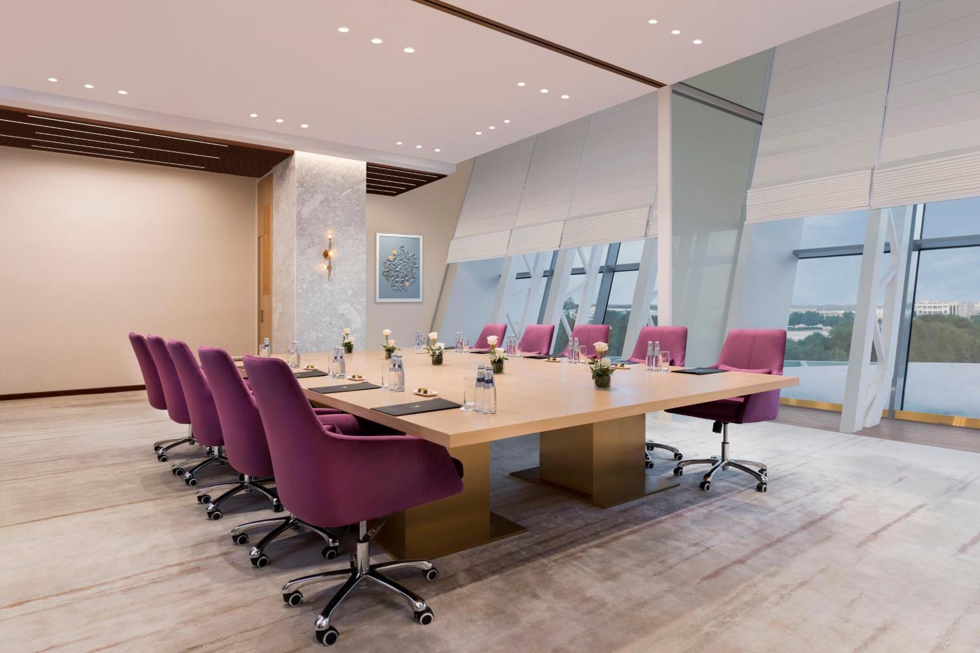 Velero Hotel Doha Lusail Luaran gambar Boardroom
