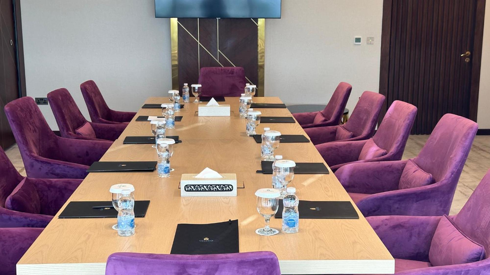 Velero Hotel Doha Lusail Luaran gambar The boardroom of the National Bank of Oman