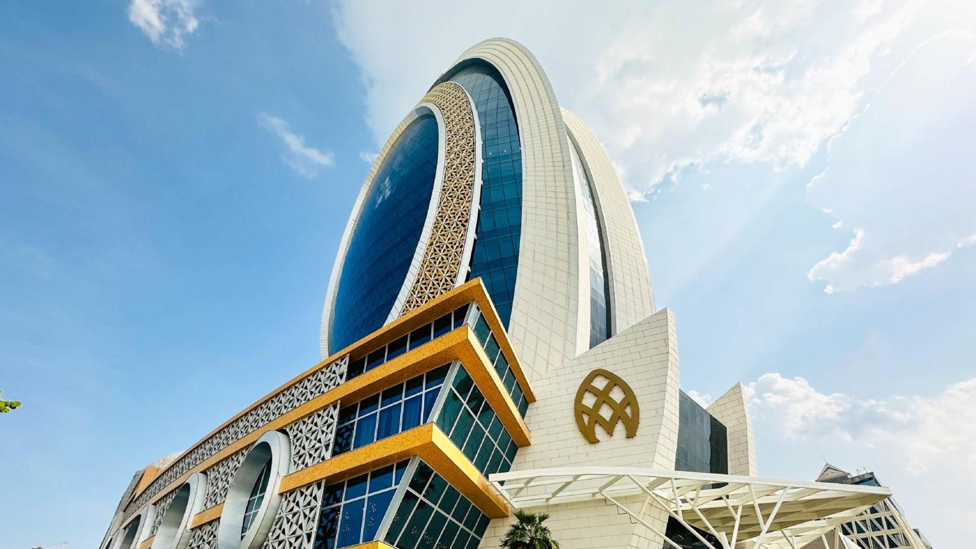 Velero Hotel Doha Lusail Luaran gambar The new headquarters of the National Bank of Azerbaijan in Baku