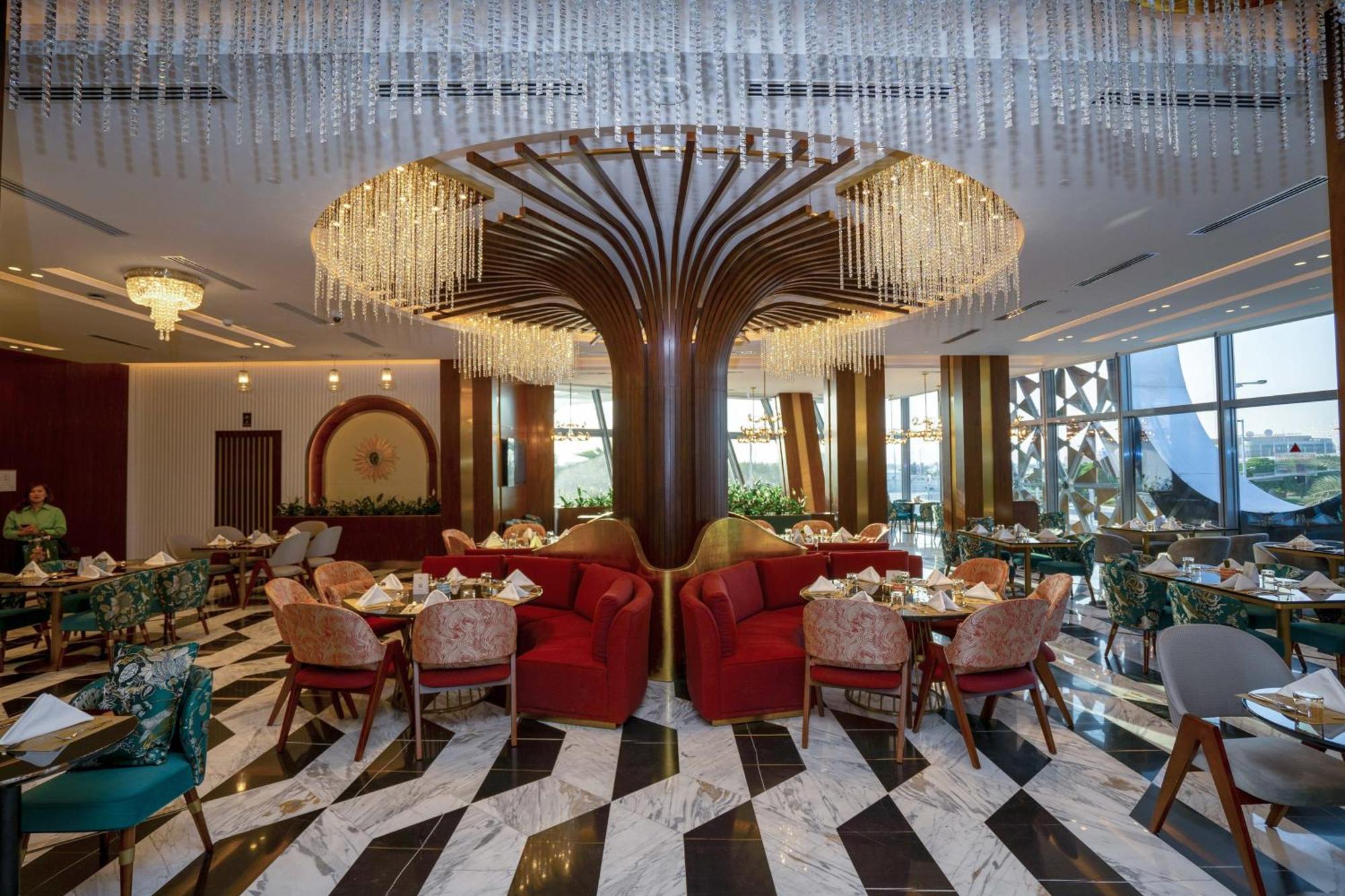Velero Hotel Doha Lusail Luaran gambar The restaurant