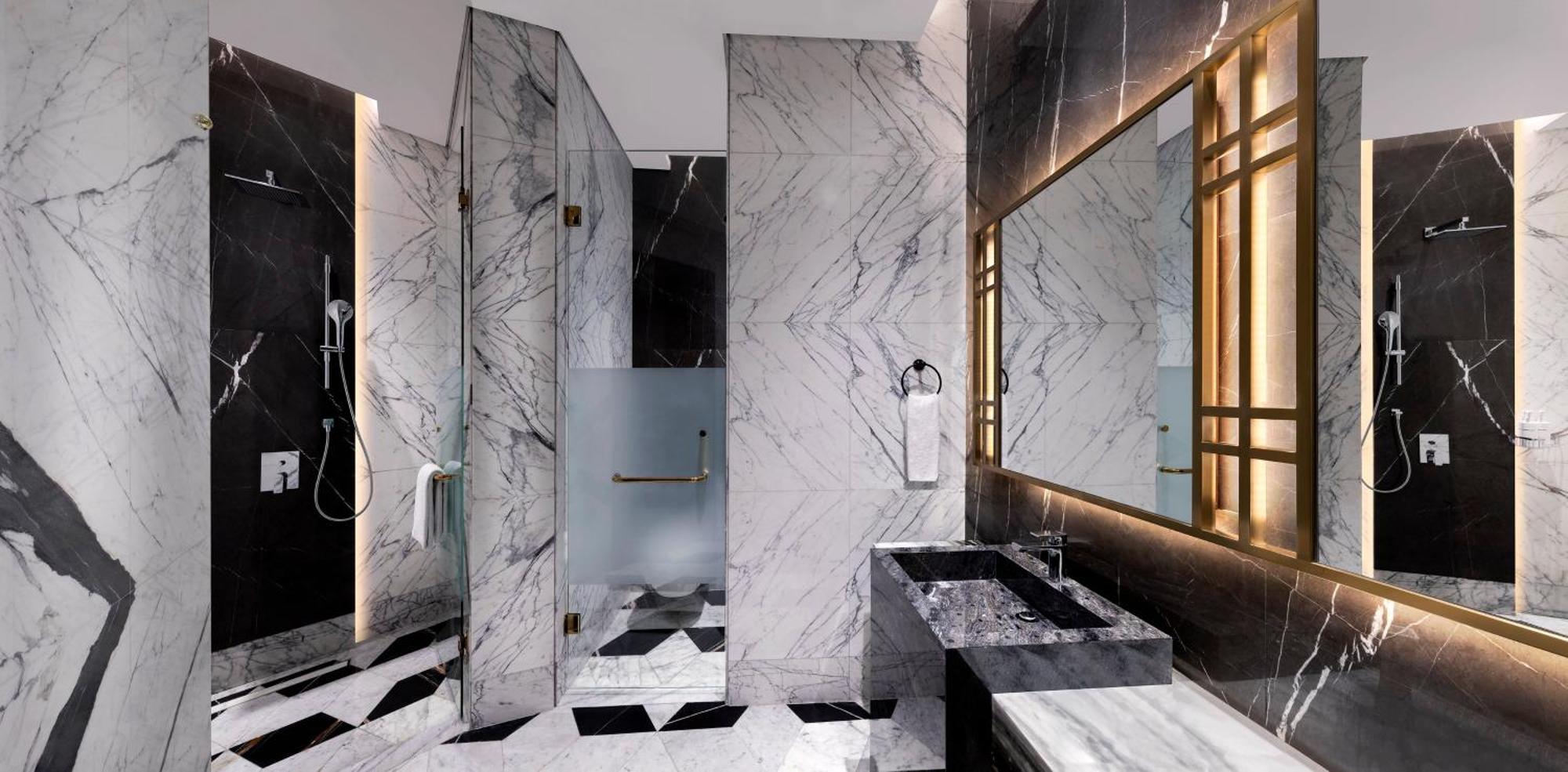 Velero Hotel Doha Lusail Luaran gambar Bathroom